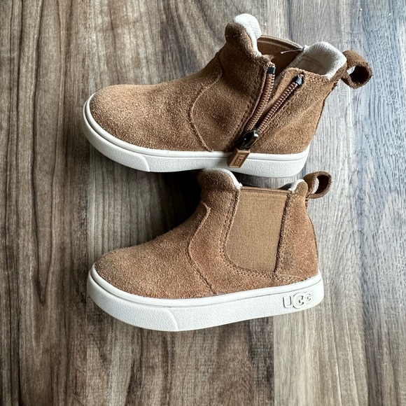 COPY - UGG Hamden II Chelsea boot-Toddler size 7 - Picture 7 of 9